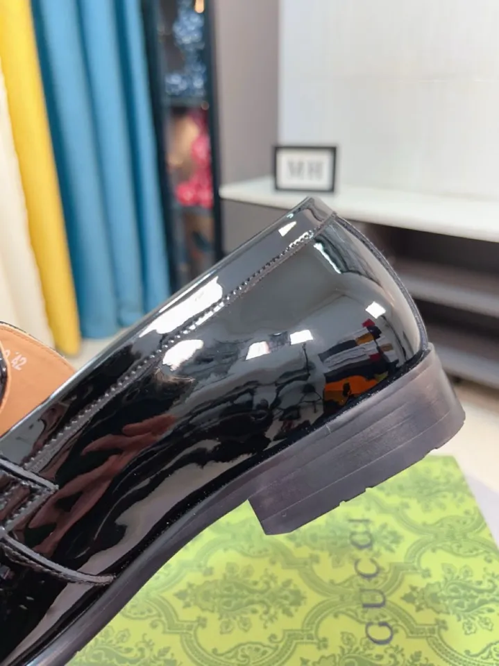 Men's shoes 💰500🌹🌹Niuli [GUCCI Gucci] A new style of formal men's leather shoes is coming~ The original quality upper is made of patent leather imported from Italy, the leather is soft and delicate, comfortable and soft first-layer cowhide lining, rubber wear-resistant outsole, the shoe shape is dignified and domineering, and the luxury charm cannot be concealed! The natural and free nouveau riche leads the trend. Code number: 38-44